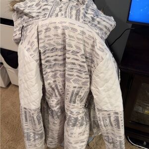 Volcom Women's Shadow Insulated Snowboard Jacket SMALL never been worn with tags